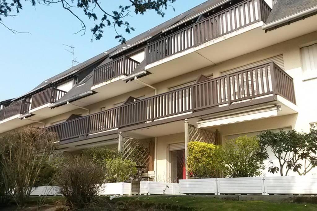 Coeur De Cabourg- Joli Studio Avec Terrasse - Apartamento Exterior foto
